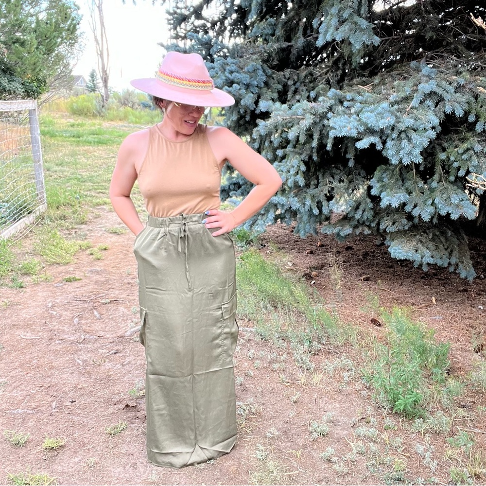 New! Emerson Lang Cargo Pocket Faux Silk Maxi Drawstring Skirt With Slit - Picture 6 of 11